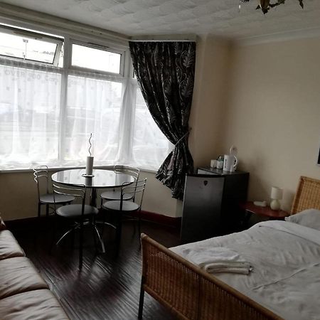Cozy Guest House Luton  Dış mekan fotoğraf